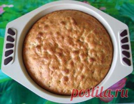 Пирог с курагой и орехами