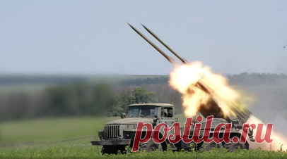 В Кировоградской области: российские войска поразили арсенал боеприпасов Сухопутных войск Украины. В районе Богдановки Кировоградской области поражён 62-й арсенал боеприпасов Сухопутных войск Украины, сообщили в Минобороны РФ. Также российскими войсками уничтожен склад с боеприпасами 1-й бригады специального назначения ВСУ в Харьковской области. По данным оборонного ведомства, в течение прошедших суток потери украинской армии составили до 470 военнослужащих убитыми и ранеными. Читать далее