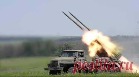 В Кировоградской области: российские войска поразили арсенал боеприпасов Сухопутных войск Украины. В районе Богдановки Кировоградской области поражён 62-й арсенал боеприпасов Сухопутных войск Украины, сообщили в Минобороны РФ. Также российскими войсками уничтожен склад с боеприпасами 1-й бригады специального назначения ВСУ в Харьковской области. По данным оборонного ведомства, в течение прошедших суток потери украинской армии составили до 470 военнослужащих убитыми и ранеными. Читать далее