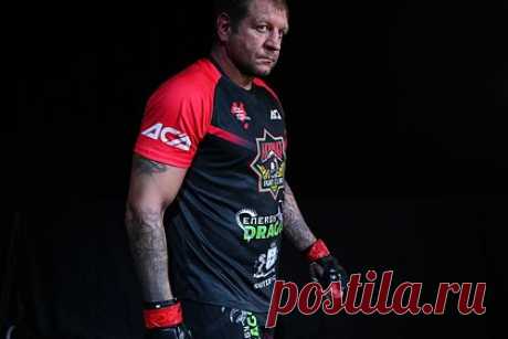 Дацик оценил свою победу над Емельяненко. Российский боец смешанного стиля (MMA) Вячеслав Дацик оценил свою победу над соотечественником Александром Емельяненко. «Этот бой — лучший пример антиалкогольной кампании в стране», — заявил он, пояснив, что из-за алкоголя даже у спортсменов в форме ухудшается координация.