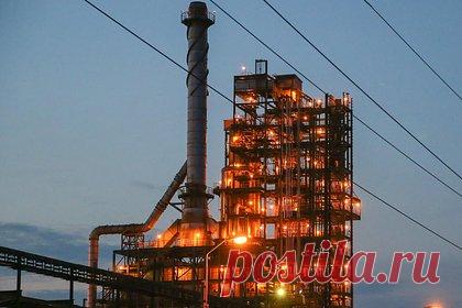 На нижегородском заводе ЛУКОЙЛа остановили работу установки. На нефтеперерабатывающем заводе (НПЗ) ООО «ЛУКОЙЛ-Нижегороднефтеоргсинтез» была приостановлена работа технологической установки из-за «инцидента», говорится в сообщении на официальном сайте компании 12 января. При этом в ЛУКОЙЛе не пояснили, что за инцидент произошел на НПЗ.