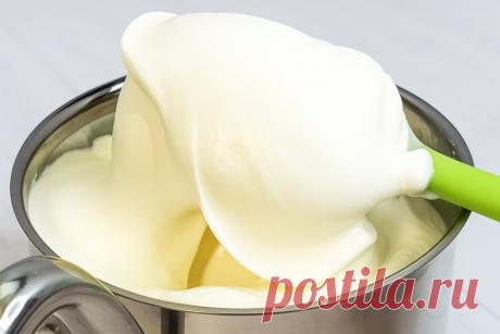 Крем как мороженое! Самая нежная прослойка для любых тортов.
Сегодня приготовим потрясающе вкусный крем для прослойки торта. Нежный и сливочный вкус этого крема сделает любой торт незабываемым и восхитительно вкусным. Рецепт очень простой!  
Ингредиенты:
- 400 г сливок 33-35% 
- 270 г белого шоколада
- 30 г глюкозного сиропа
- Ванилин или ванильный сахар

Приготовление:
1. Первым делом нагреваем сливки до состояния, очень близкого к кипению. Когда над сливками появляется а...