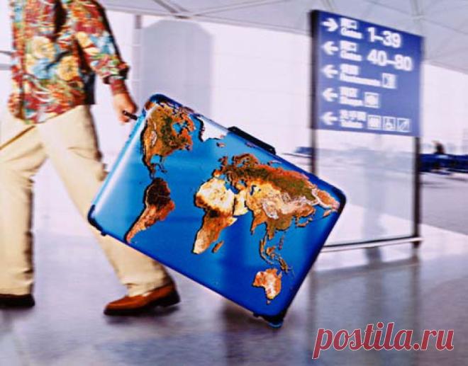 ТУРИСТЫ
В одном испанском недорогом отеле местные администраторы от моего гида узнали, что я писатель да еще юморист, который «делает смех над американцами». Обрадовались! И начали делиться своими впечатлениями от многочисленных американских и русских туристов. Их каждый раз поражает, какие те и другие разные во всем, даже в жалобах! Как будто прилетели с разных планет.
Итак….