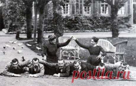 Германия, Дармштадт, 1899 год. Российский император Николай 2 с родственниками и друзьями / История цивилизаций!