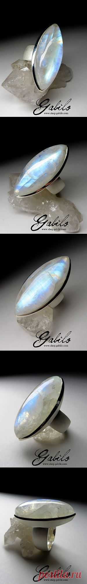 кольцо с адуляром лунным камнем