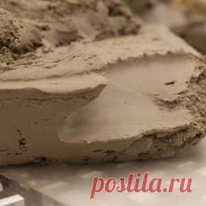Шамотная глина – что это такое и как ее используют?