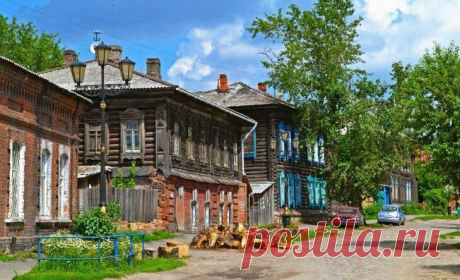 Хочу скорее пройти все практические задания, чтобы вернуться домой. Мне не нравится жить в большом городе
Жила я раньше в Екатеринбурге. Это большой город, и маленькая семья из меня и мамы из него уехала. Это как я вышла на свет из душной большой, со многими деталями, многими поворотами и старыми, пыльными предметами мебели, комнаты. На свежий воздух. Живем в городе маленьком, а мой институт в большом, но не Екатеринбурге, а на […]
Читай пост далее на сайте. Жми ⏫ссылку выше
