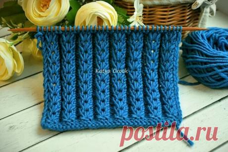 Ещё один интересный узор спешит к вам в копилочки.

Раппорт - 4 петли и 4 ряда, для симметрии добавьте ещё 2 петли.
1й ряд: *2 изн, 2 лиц,* 2 изн.
2й ряд: по рисунку.
3й ряд: *2 изн, 1 лиц, 1 вытянутая петля из промежутка на 2 ряда ниже между провязанной лиц и следующей петлей; 1 лиц, 1 вытянутая петля из того же промежутка,* 2 изн.
4й ряд: 2 лиц, *(2вместе изн)х2 раза; 2 лиц.*

Далее продолжаем вязать, повторяя 1й-4й ряды.