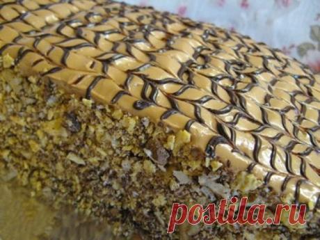 ПОТРЯСАЮЩИЙ ТОРТ СЕМИСТАКАННИК ИЗ СТАРЫХ ЗАПИСЕЙ 
 
Этот рецепт из старых кулинарных записей, думаю знаком многим, так как в былые времена этот тортик был очень и очень популярен. Можно смело занести этот рецептик в разряд «дежурных» - удобные пропорции, простота и быстрота приготовления, а в итоге получаем нежный, воздушный и очень вкусный бисквит . Крем подходит любой, используйте по своему вкусу. Прошу прощения, если повторяюсь, но по поисковику «семистаканник» не нашла...