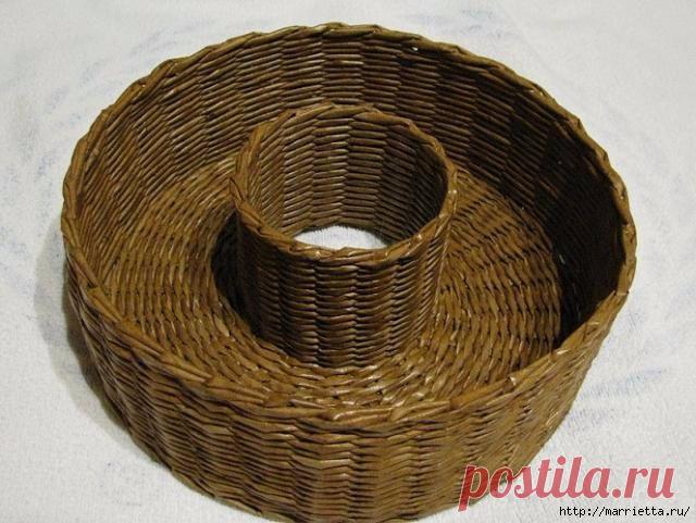 Пасхальная корзинка из газетных трубочек