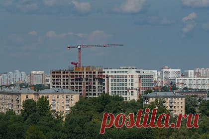 Россиянам отсоветовали покупать жилье на фоне повышения ключевой ставки. На фоне повышения Центральным Банком (ЦБ) ключевой ставки до 12 процентов торопиться с покупкой жилья не стоит. Приобретать недвижимость в ближайшее время россиянам отсоветовал риелтор Константин Барсуков. Эксперт отметил, что квартиры по самым низким ценам в любом сегменте раскупили еще в июне текущего года.
