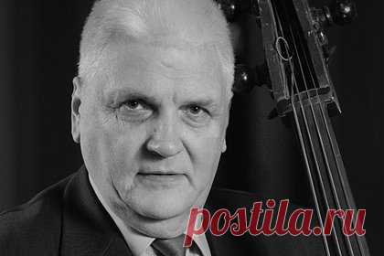 Умер заслуженный артист России Михаил Кекшоев. В возрасте 71 года ушел из жизни один из старейших музыкантов Госоркестра имени Евгения Светланова, заслуженный артист России Михаил Кекшоев. Смерть наступила 20 ноября, ее причина не раскрывается. Прощание с артистом пройдет 24 ноября в фойе Большого зала Московской консерватории.