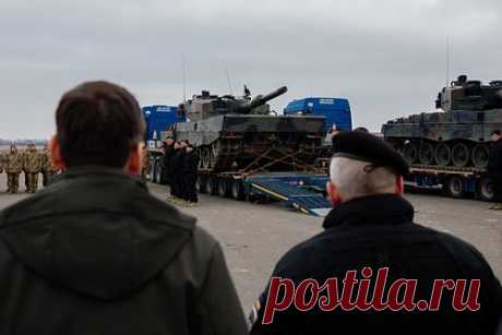 Чехия захотела швейцарские Leopard 2 в подарок. Прага готова принять в подарок от Швейцарии танки Leopard 2 в благодарность за военную помощь Украине, заявил пресс-секретарь министерства обороны Чехии Давид Яреш. «Если бы Швейцария хотела предложить нам свои танки Leopard 2 в знак признательности за нашу помощь Украине, мы точно не будем против», — сказал он.