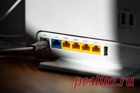 Назван способ обнаружить взлом Wi-Fi-роутера. Подключение неизвестного пользователя к вашему домашнему Wi-Fi-роутеру может привести не только к снижению скорости загрузки веб-сайтов и приложений. О главных опасностях, вплоть до уголовного дела, рассказал эксперт по кибербезопасности Алексей Раевский в интервью радио Sputnik.