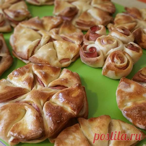 Булочки с колбасой