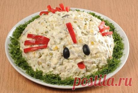 Салаты к новогоднему столу: рецепты и оформление