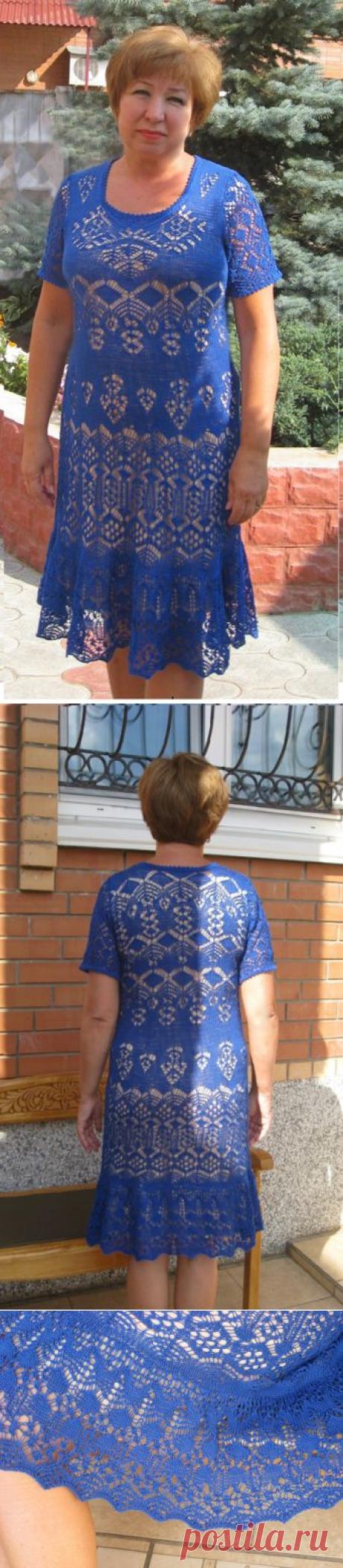 Синее ажурное платье