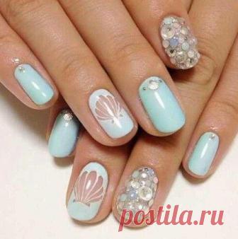 Дизайн ногтей ракушка: особенности и фото Летние узоры и мотивы для росписи ногтей предоставляют автору неограниченную свободу действий, раскрывая простор для фантазии. Разнообразные сочетания ярких цветов и оттенков напомнят об отпуске, море, пляже, которые так радуют летом и греют душу в холодную пору.Дизайн ногтей «Ракушка» – прекрасный способ окунуться в атмосферу летнего отдыха, а также подчеркнуть стиль. Он идеально подойдет к яркому и выразительному луку в золотисто...