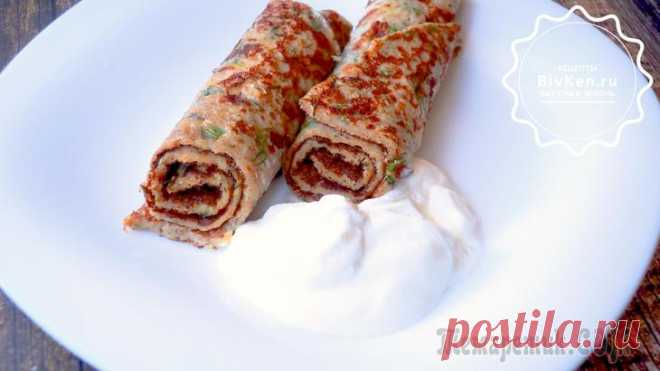 Сырные блинчики с зеленью Ингредиенты:молоко - 1 ст.вода - 1 ст.мука - 1 ст.яйца - 120 г.сольсахарразрыхлитель - 1/2 ч.л.сыр - 50 г.растительное масло - 2 ст.л.зелень укропаПриготовление:1. Смешиваем молоко, воду, муку, яйца, ...