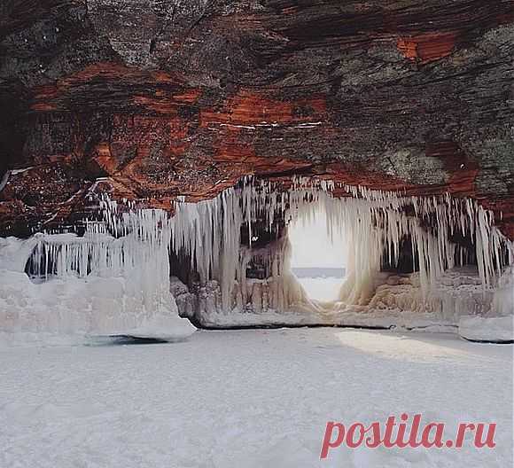 Ледяные пещеры на озере Верхнее (Lake Superior) в США | ASPTur.com
