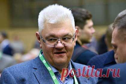 «Ситуация безнадежна». Врачи посоветовали родным звезды КВН Сергея Сивохо проститься с ним. Звезда КВН, соратник президента Украины Сергей Сивохо находится при смерти, сообщила член Общественной палаты России Анна Ревякина. По ее информации, у 54-летнего шоумена на фоне сепсиса развилась полиорганная недостаточность, и из-за безнадежности ситуации его вероятно скоро отключат от системы поддержки жизни.