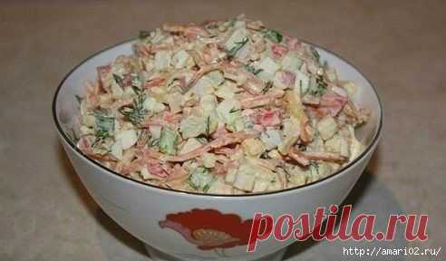 Быстрый салат с крабовыми палочками.