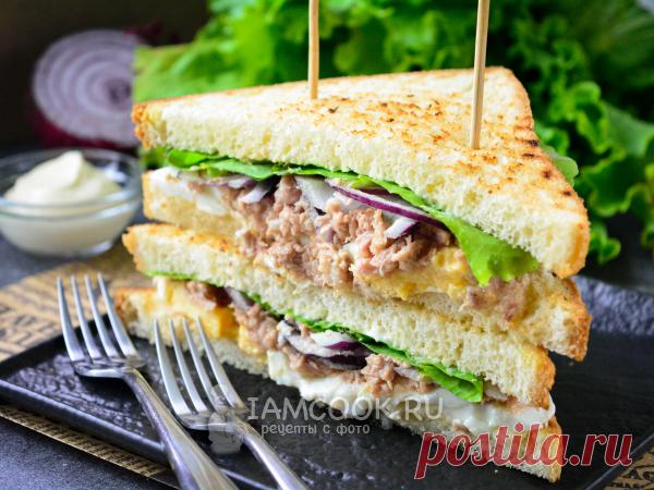 Сэндвич с тунцом и яйцом — рецепт с фото Питательный и очень вкусный бутерброд с начинкой из консервированного тунца с добавлением отварных яиц и красного лука. Перед вами быстрый и простой способ приготовить популярный фастфуд в домашних условиях. Такая закуска сможет заменить полноценный прием пищи в любое время суток.