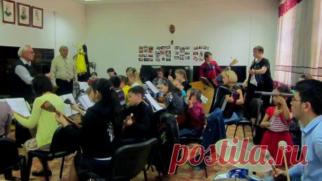 На репетиции с заслуженным артистом РК Кайырлы Ислямовым  2013 г.