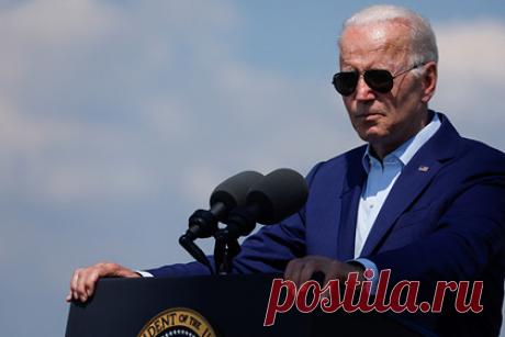 Республиканцы обвинили Байдена в чрезмерном отдыхе. С момента вступления в должность в январе 2021 года президент США Джо Байден отдыхал 228 дней, из них 93 дня — в этом году. Республиканцы раскритиковали главу Белого дома за столь долгое отсутствие и призвали его «сосредоточиться на кризисах, которые он создал».