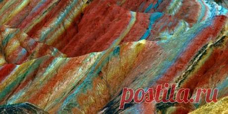 Ландшафт Дэнксия – цветные горы Китая.