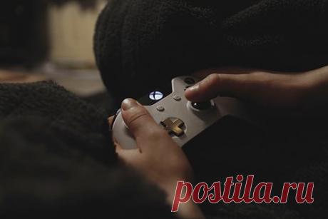 Консоли Xbox подорожают вслед за PlayStation. Microsoft анонсировала подорожание Xbox. В заявлении говорится, что руководители фирмы приняли «трудное решение». Стоимость флагманской Xbox Series X вырастет с 54 978 до 59 978 иен — примерно с 30 тысяч до 32 тысяч рублей. Модель Series S подорожает с 32 278 до 37 978 иен — примерно с 17 тысяч до 21 тысячи рублей.