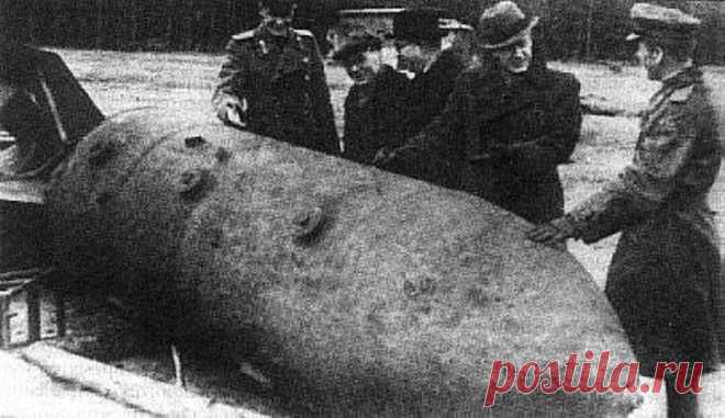 Как супербомба весом 5,4 тонны помогла сломить волю фашистов / Назад в СССР / Back in USSR