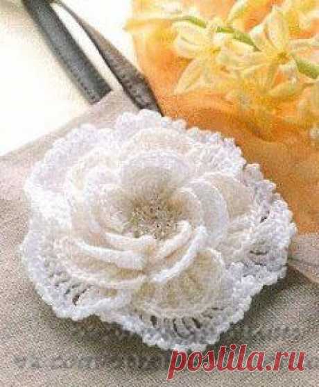 Цветок крючком