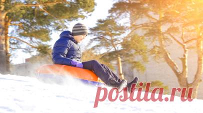 Врач Алентов назвал самым опасным катание на «ватрушках» и тюбингах. Врач общей практики медицинской компании «СберЗдоровье» Игорь Алентов рекомендовал россиянам отказаться от катания с горок на «ватрушках» и тюбингах. Читать далее