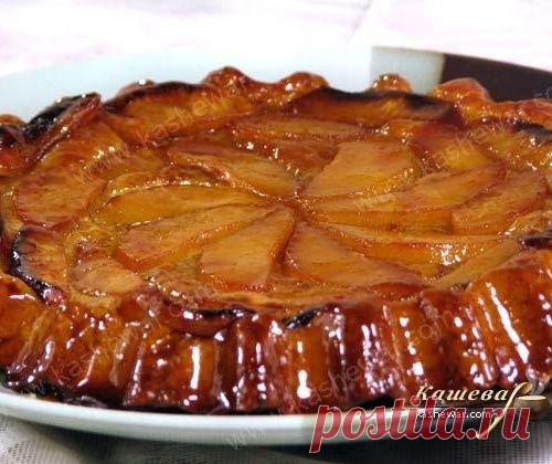 Тарт татен с айвой.