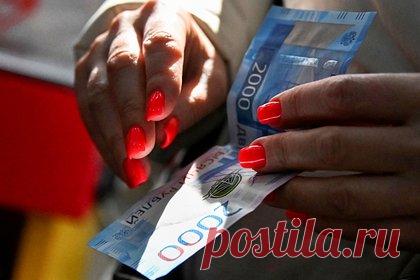 Глава ЕК назвала цель антироссийских санкций. Основная цель антироссийских санкций — погружение российской экономики в рецессию на десятилетия. Об этом завила глава Европейской комиссии (ЕК) Урсула фон дер Ляйен. По ее словам, Евросоюз вводит сильнейше антироссийские ограничения, которые лишают Россию современных и критических технологий.