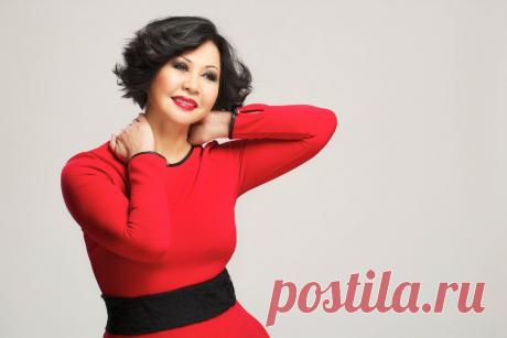 Вот, что значит вечность! Песне 38 лет, а цепляет до сих пор Роза Рымбаева «Любовь настала» 
«Как много лет во мне любовь спала. Мне это слово ни о чем не говорило…». Строки этой песни знают многие, но лишь единицы знают и помнят самое первое ее звучание в версии талантливой, очаровательной,…