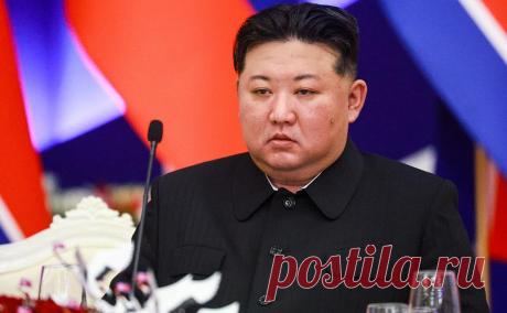 Ким Чен Ын поручил увеличить обогащение урана и готовиться к войне. Ким Чен Ын посетил завод по производству ядерных материалов для ядерного оружия и поручил увеличить их выпуск. В Южной Корее отметили, что Пхеньян впервые публично рассказал об объекте по производству обогащенного урана