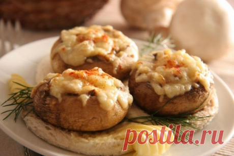 Фаршированные грибочки. Очень популярная горячая закуска