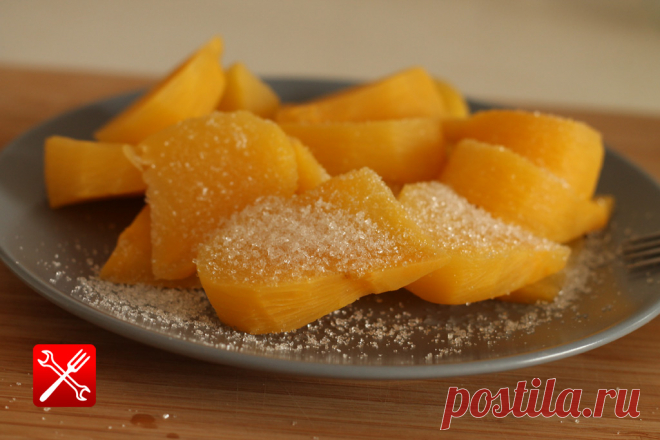 Отварная / пареная репа Это очень простой рецепт приготовления репы. Испортить пареную репу можно только одним способом - неправильно почистив. Репка покрыта толстой шкуркой (2-3 мм) иногда шкурка снимается целым слоем, но чаще приходится ее срезать ножом.