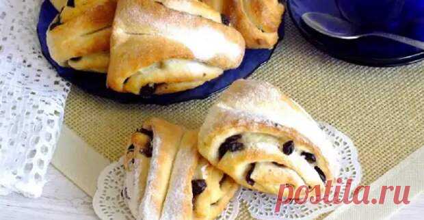 Завитушки с изюмом: ароматная выпечка к домашнему чаепитию - Вкусные рецепты - медиаплатформа МирТесен Если вы являетесь поклонником выпечки с изюмом, возьмите на заметку рецепт завитушек. Несмотря на затраченное время, булочки порадуют вас своим видом и вкусом. Давайте приготовим! Для завитушек отдайте предпочтение изюму без косточек. Также помимо сахара вы можете присыпать пласт корицей или