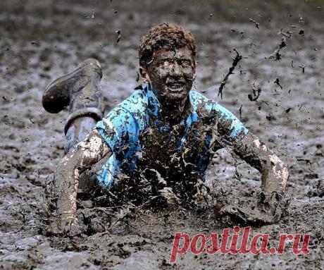 К чему снится Грязь во сне? К чему снится грязь дома, на человеке и на дороге по сонникам 100% Значение снов Видеть, что идете по грязи - это означает, что вы потеряете доверие друзей и утратите мир в семейном кругу, чему сами явитесь виной. К чему снится Грязь во