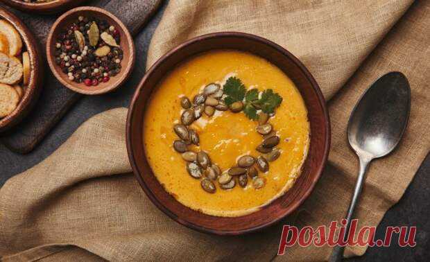 Сытно и ярко: 4 супа, которые поднимут настроение в феврале - БУДЕТ ВКУСНО! - медиаплатформа МирТесен Если последний месяц зимы для вас обычно проходит по сценарию «достать чернил и плакать», самое время вызывать подкрепление — яркие и сытные супы. Уже сам процесс их приготовления поднимает настроение: нарезание овощей и помешивание бульона — вполне себе медитативное занятие. Делимся рецептами! Вот