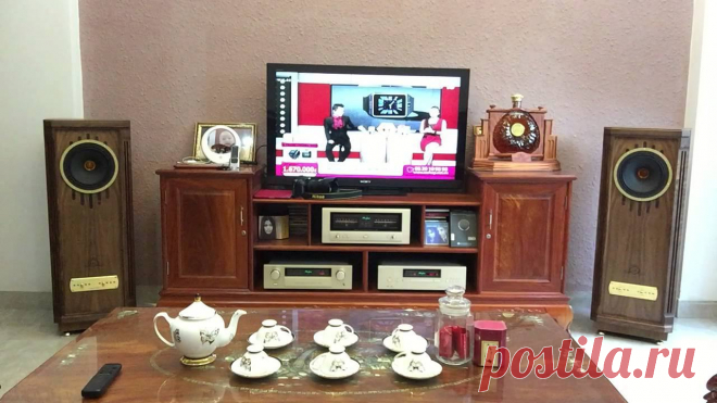 Tannoy Kensington GR в интерьере с дорогим коньяком XO