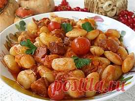 Фасоль с колбасками в томатном соусе - рецепт приготовления
