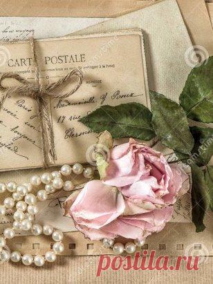 Когда-нибудь, свободен, независим,
Перечитаешь пачку старых писем,
Где столько боли ни по чьей вине,
И памятью взойдешь к забытым высям, - 
Тогда, любимый, вспомни обо мне.
Когда ты, весь в бреду весенних планов,
Согреешь руки над огнем тюльпанов
И соловей притихнет в вышине,
Чтоб сразу насмерть - сердцем оземь грянув,
Тогда, любимый, вспомни обо мне.
Когда тебя красотка ненароком
Окинет жарким своевольным оком.
Да так, что аж мурашки по спине,
И ускользнет, - а ты с невольным взд