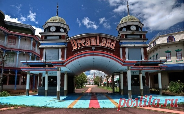 Заброшенная страна сказок Nara Dreamland – это заброшенный парк аттракционов в Японии, возведённый в 1961-м году неподалёку от одноименного города. Этот парк должен был стать японским 
