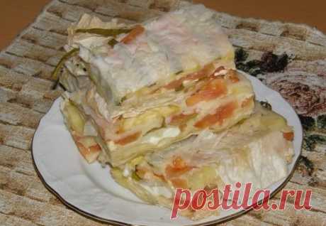 Готовим быстрый слоеный пирог из лаваша с овощами и сыром! Сочный и сытный!