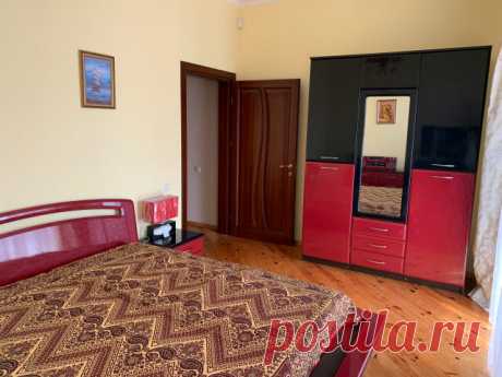 Продам дом на Новом Бугово недалеко от моря в Черноморске!
Предлагаемый к продаже дом в жилом массиве Новое Бугово на 10-ти сотках земли, правильной формы