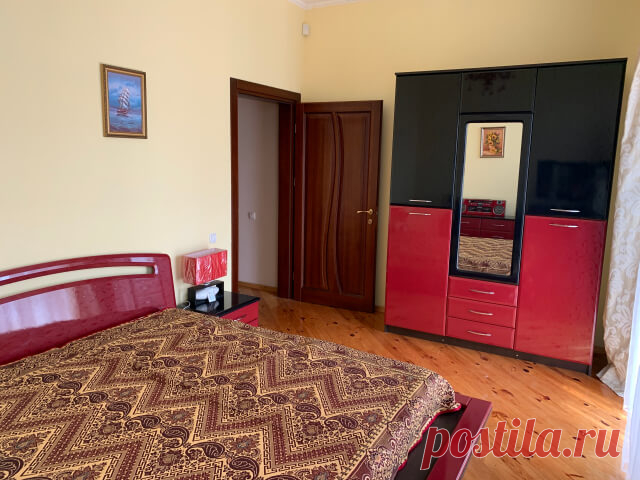 Продам дом на Новом Бугово недалеко от моря в Черноморске!
Предлагаемый к продаже дом в жилом массиве Новое Бугово на 10-ти сотках земли, правильной формы